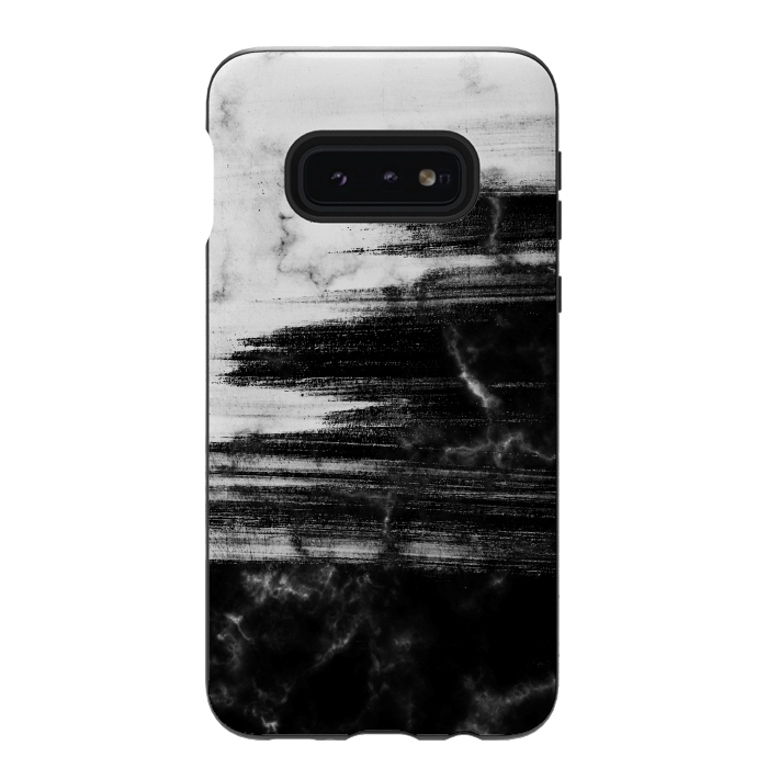 Galaxy S10e StrongFit Scratched half black half white brushed marble by Oana 