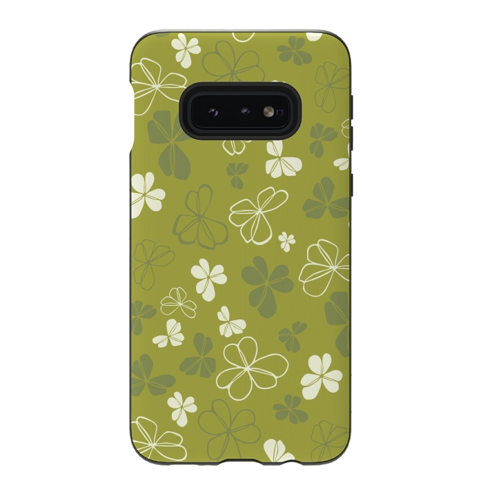 Galaxy S10e StrongFit Lucky Clover in Green and White by Paula Ohreen