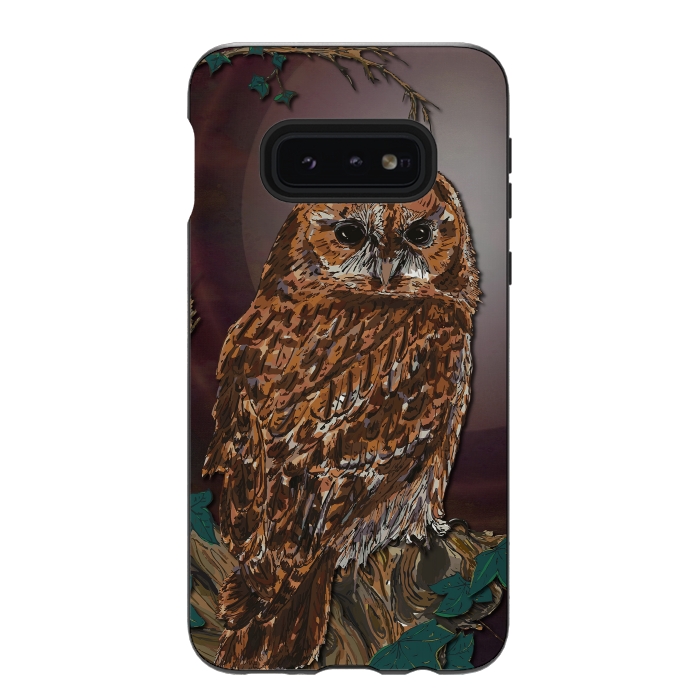 Galaxy S10e StrongFit Tawny Owl - Mistress of the Night by Lotti Brown