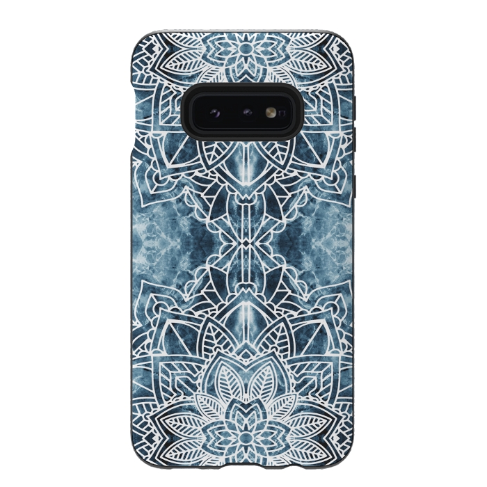 Galaxy S10e StrongFit White lace floral mandala on blue marble by Oana 