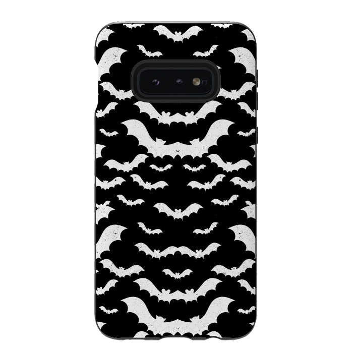 Galaxy S10e StrongFit Spooky bats Halloween pattern by Oana 