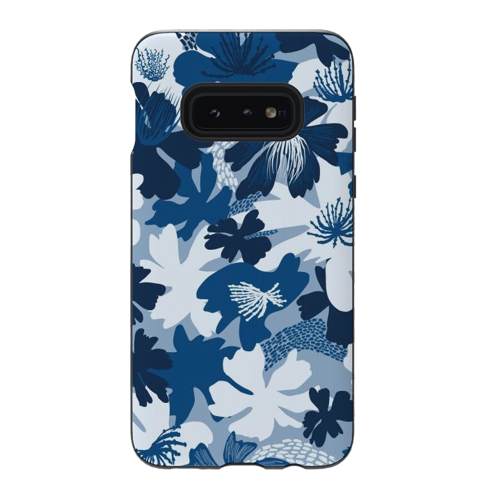 Galaxy S10e StrongFit Barely blue by Nina Leth