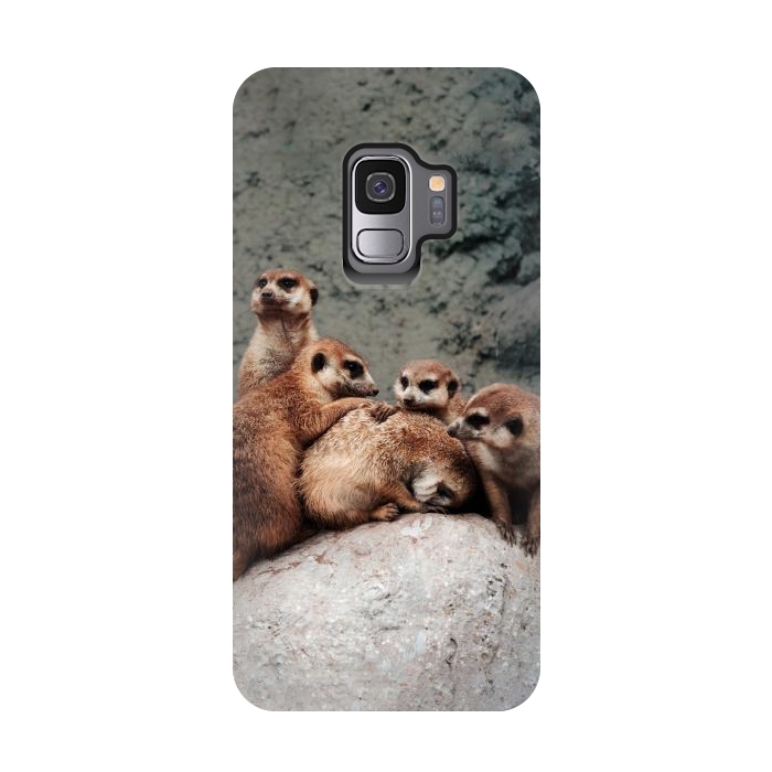Galaxy S9 StrongFit Meerkat family by Laura Nagel