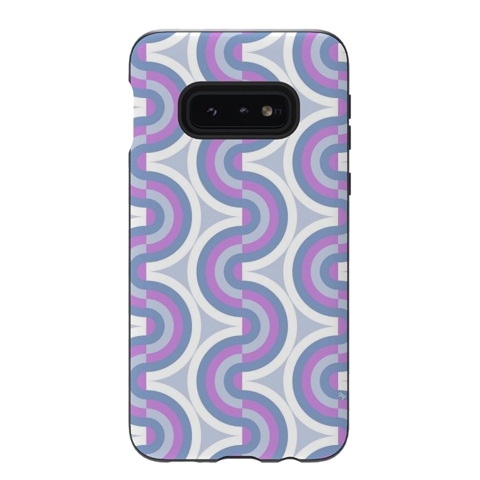 Galaxy S10e StrongFit Funky purple waves by Martina